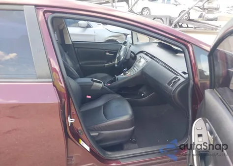 2013 Toyota Prius z USA, uszkodzony, nr VIN JTDKN3DUXD5620985